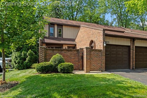 a-1153 Kirts Blvd, Troy, MI, 48084-4874 | Card Image