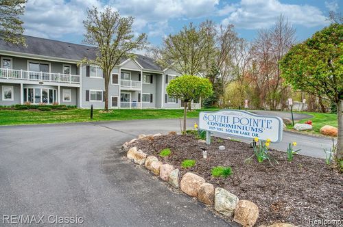 unit-57-1155 S Lake Dr, Novi, MI, 48377-1850 | Card Image