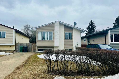 3905 52 Ave, Ponoka, AB, T4J1C8 | Card Image