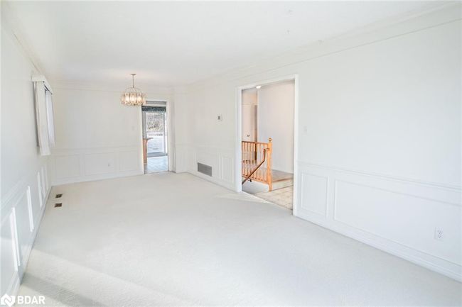 17 Mayfair Dr, House other with 5 bedrooms, 2 bathrooms and 4 parking in Barrie ON | Image 7