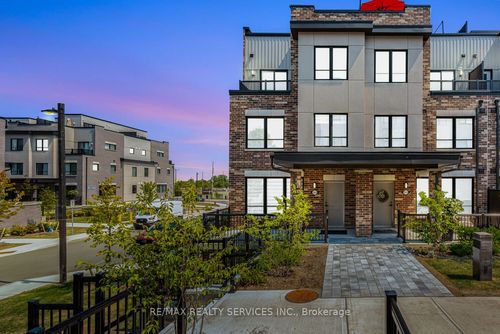 9-70 Baynes Way, Bradford, ON, L3Z4M3 | Card Image