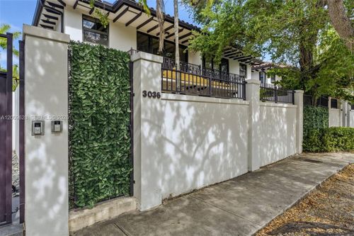 3036 Mcdonald Street, Miami, FL, 33133 | Card Image