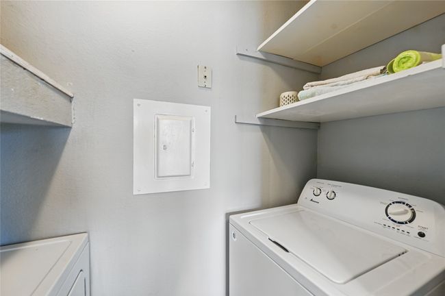 Laundry Area | Image 18
