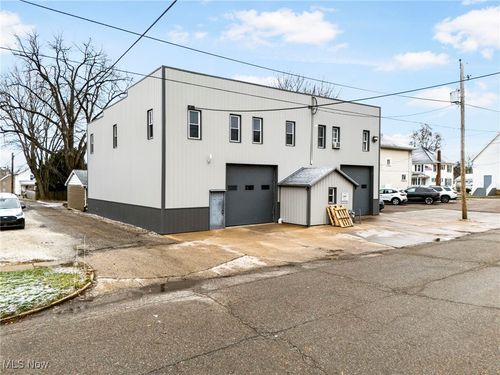 70 Park Ave Se, Carrollton, OH, 44615-1437 | Card Image