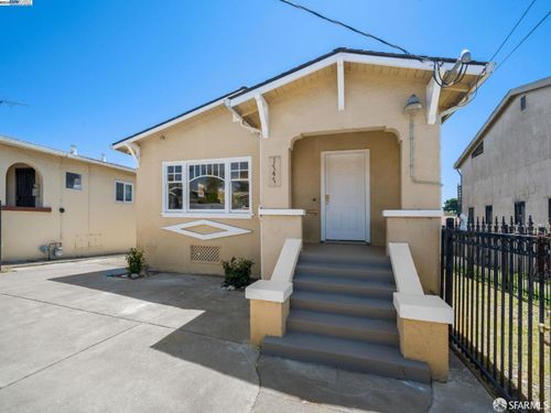 1747 E 22nd St, Oakland, CA, 94606-4049 | Card Image