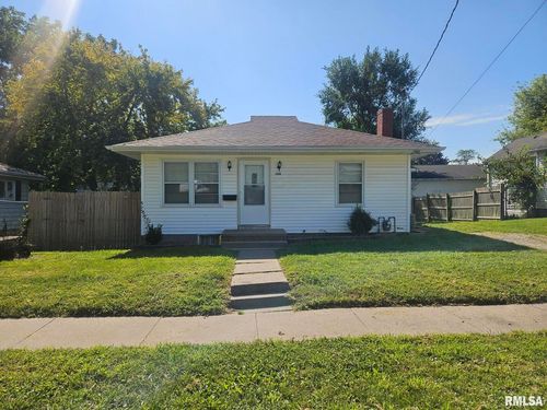 1116 E 10th St, Muscatine, IA, 52761-4703 | Card Image