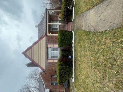 8862 Terry Street, House other with 2 bedrooms, 1 bathrooms and null parking in Detroit MI | Image 2