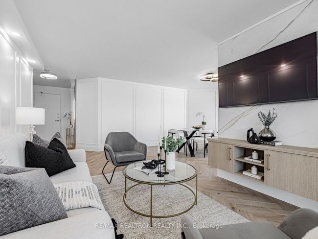 1611 - 7420 Bathurst St, Condo with 3 bedrooms, 2 bathrooms and 1 parking in Thornhill ON | Image 8