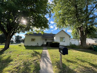 210 S Lumber Street, Home with 3 bedrooms, 1 bathrooms and null parking in St Charles IA | Image 1