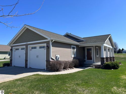 2096 Chrystal Ridge Dr, Traverse City, MI, 49686-9174 | Card Image