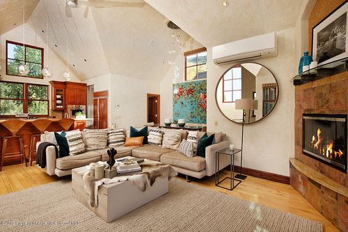 945 E Cooper Ave, Aspen, CO, 81611-2017 | Card Image