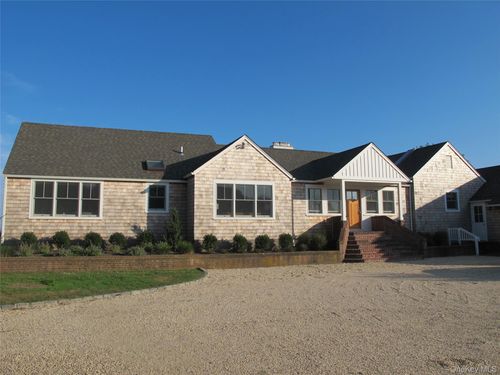 40 Tuthill Point Rd, East Moriches, NY, 11940-1217 | Card Image