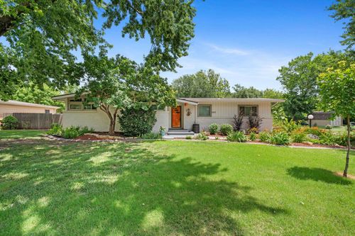 262 S Bonnie Brae St, Wichita, KS, 67207-1104 | Card Image