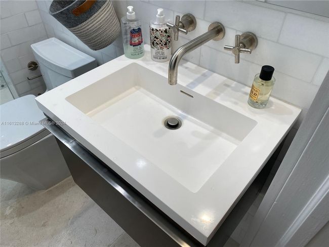 1028 88 Th St, House other with 5 bedrooms, 4 bathrooms and null parking in Surfside FL | Image 25