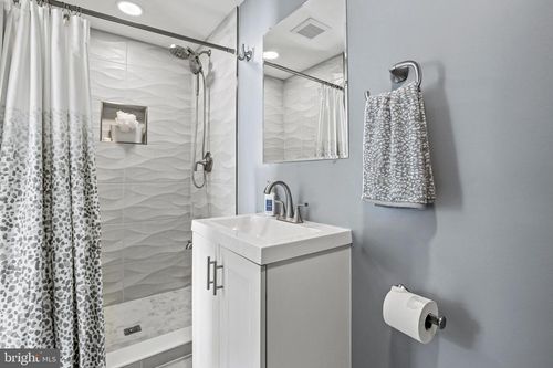 214-13011 Vaden Ter, GERMANTOWN, MD, 20876-6970 | Card Image