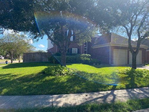 2101 Crestwind Ct, Pearland, TX, 77584-3629 | Card Image