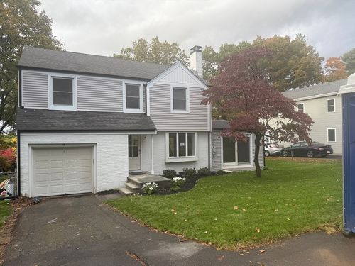 18 University Dr, Natick, MA, 01760-3611 | Card Image