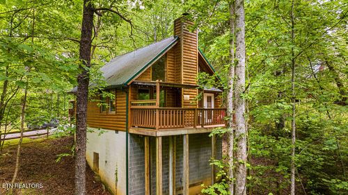 1452 Cupid Way, Sevierville, TN, 37876-9331 | Card Image