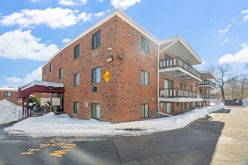 apt-30-80 N Warren St, Woburn, MA, 01801-4148 | Card Image