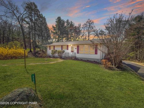 308 Hemlock Ln, Stroudsburg, PA, 18360-7567 | Card Image