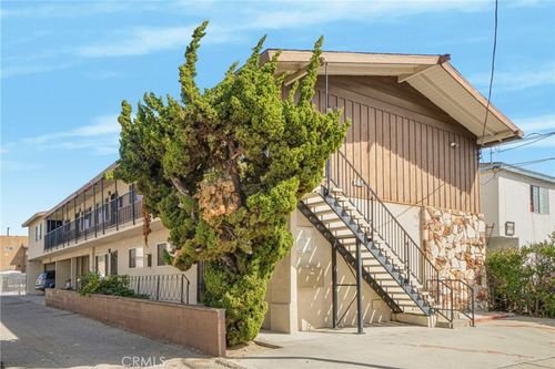 576 W 13th St, San Pedro, CA, 90731 | Card Image
