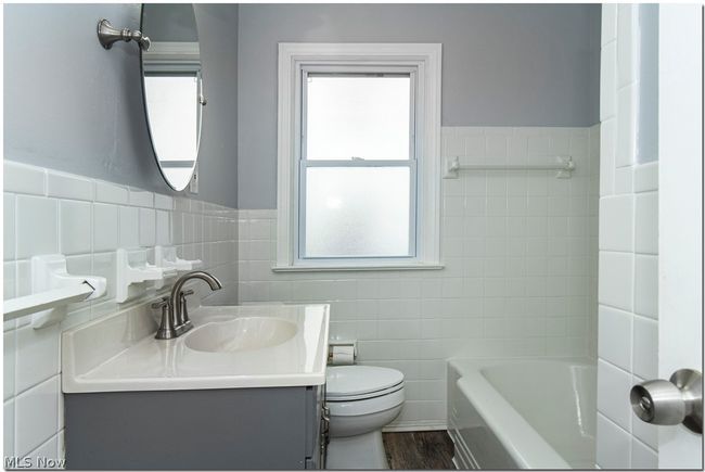 Side Entrance into Kitchen | Image 17