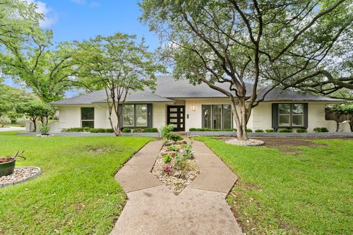 9405 Rocky Branch Dr, Dallas, TX, 75243-7524 | Card Image