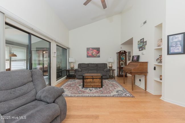 UNIT-406 - 732 Azalea Dr, Condo with 2 bedrooms, 2 bathrooms and null parking in Hampstead NC | Image 6