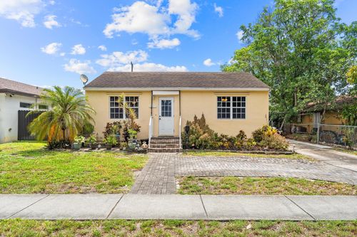 6410 Garden Ave, West Palm Beach, FL, 33405-4212 | Card Image