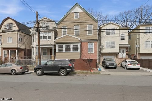 130 19th Ave, Irvington, NJ, 07111-4462 | Card Image