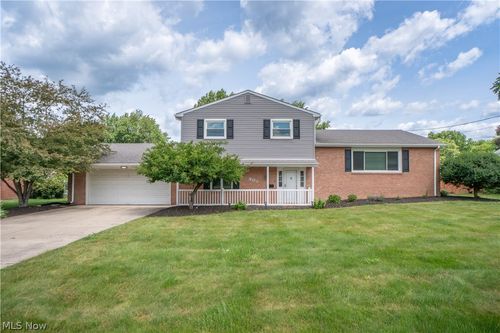 903 Glenwood St Sw, North Canton, OH, 44720-3403 | Card Image