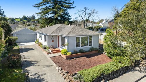 712 Oak Ter, Petaluma, CA, 94952-2533 | Card Image