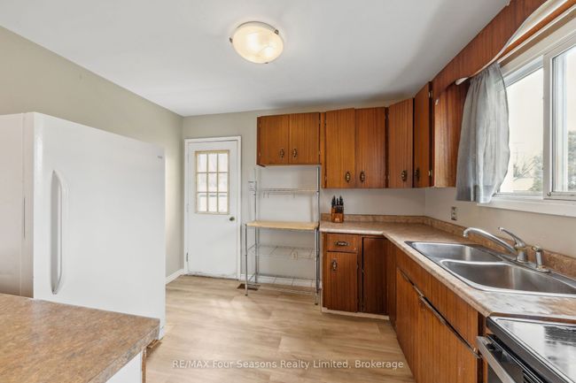 7146 Highway 26, House other with 4 bedrooms, 1 bathrooms and 2 parking in Clearview ON | Image 8
