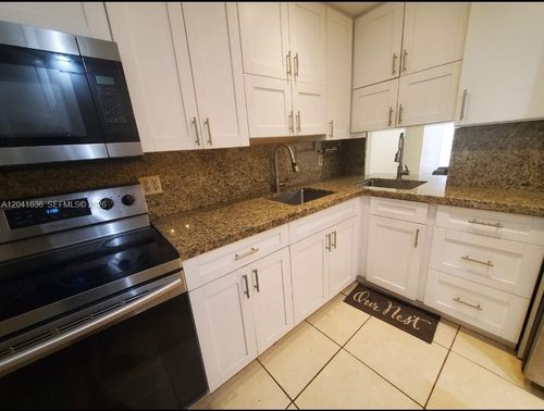 617-920 Ne 169th St, North Miami Beach, FL, 33162-2591 | Card Image