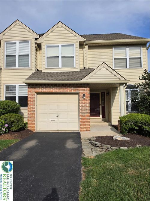 325-325 Oxford Pl, Macungie, PA, 18062-1818 | Card Image