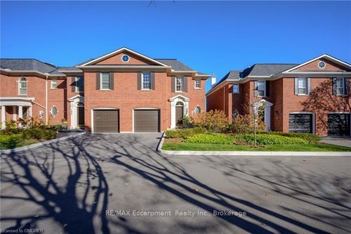 106 Fairwood Pl W, Burlington, ON, L7T4B6 | Card Image