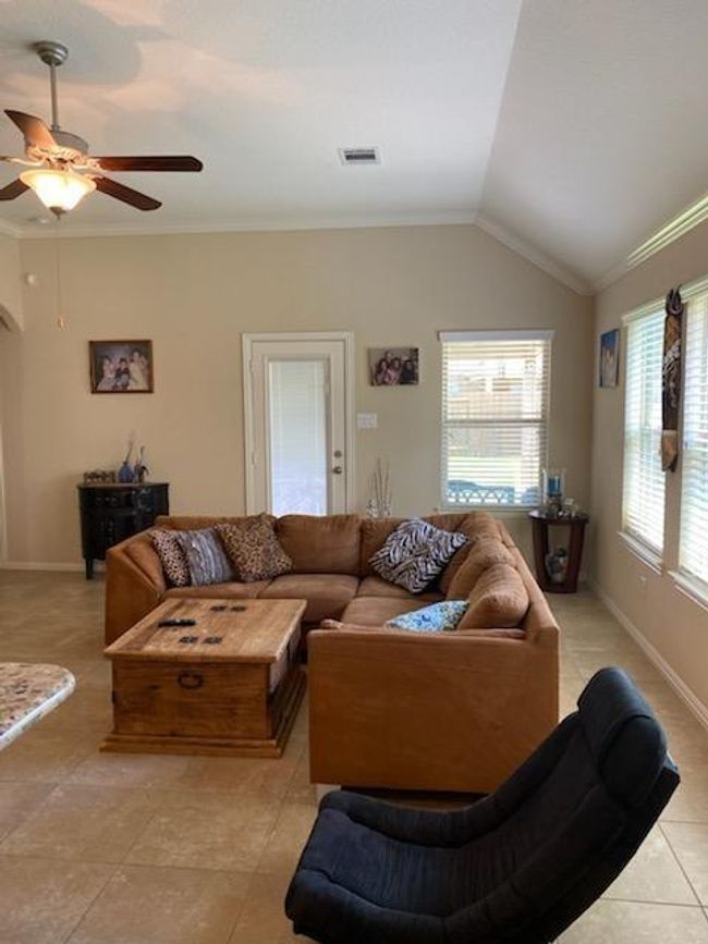 6727 Trinity Trail Ln, House other with 3 bedrooms, 2 bathrooms and 2 parking in Richmond TX | Image 6