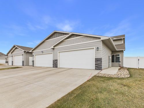 9010 W Wisdom Pl Place, Sioux Falls, SD, 57106 | Card Image
