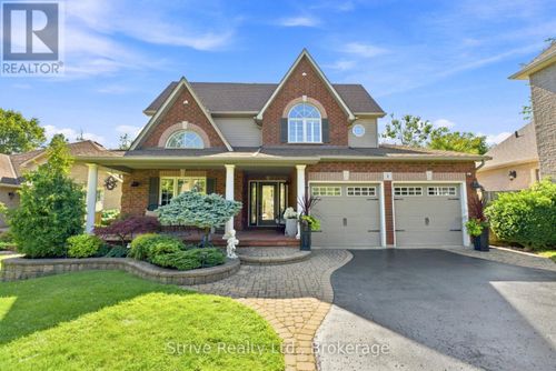 8 Rowland Crt, Courtice, ON, L1E1Z8 | Card Image
