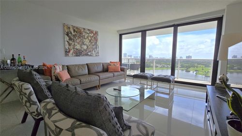 1825-3731 N Country Club Dr, Aventura, FL, 33180-1733 | Card Image