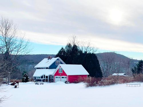 281 Old County Ln, Readsboro, VT, 05350-9666 | Card Image