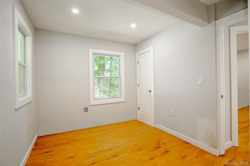 333 Spring Rd, Huntington, NY, 11743-3634 | Card Image