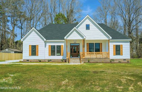 208 Crown Dr, Washington, NC, 27889-3402 | Card Image