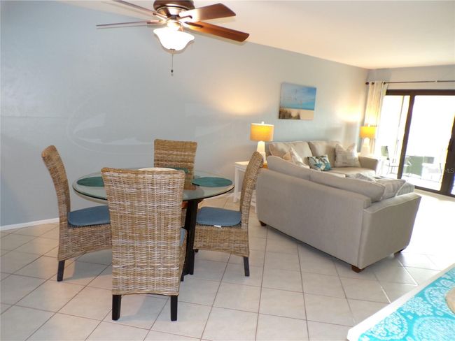 UNIT-207 - 1801 Gulf Dr N, Condo with 2 bedrooms, 2 bathrooms and null parking in BRADENTON BEACH FL | Image 6