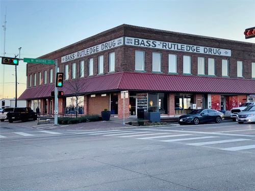 201 W Moore Ave, Terrell, TX, 75160-3115 | Card Image