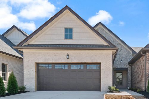 446 W Foxrun, Springfield, TN, 37172-7201 | Card Image