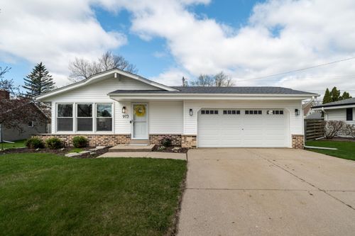 973 13th Ave, Grafton, WI, 53024-1511 | Card Image