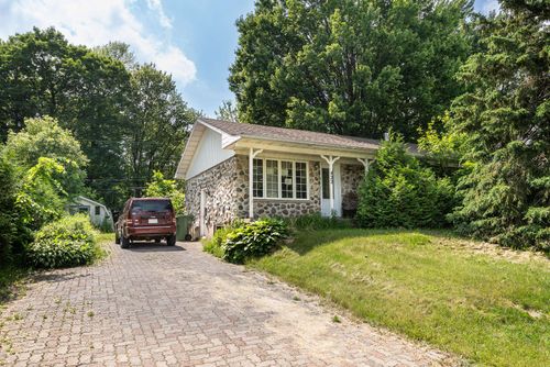 422 8e Rue, Daveluyville, QC, G0Z1C0 | Card Image