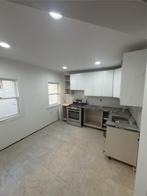 2492 Calvert Avenue, Detroit, MI, 48206 | Card Image