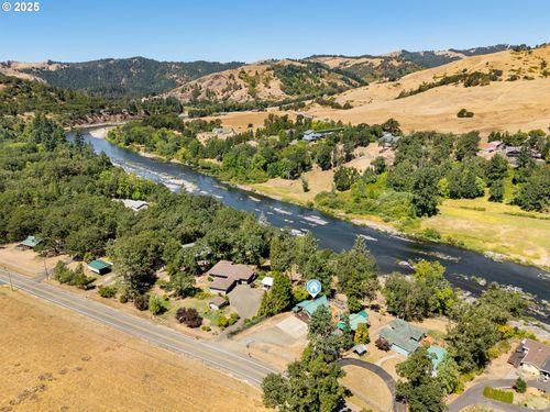 444 Whistlers Ln, Roseburg, OR, 97470-7965 | Card Image